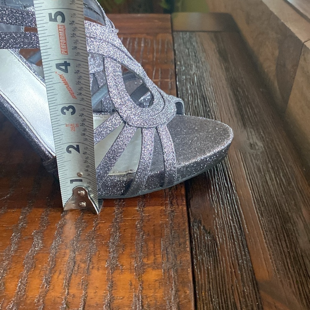 Let’s Dance Audrey Brooke Shimmery Silver Lilac Purple Kelly Heels size 10 - Picture 6 of 9
